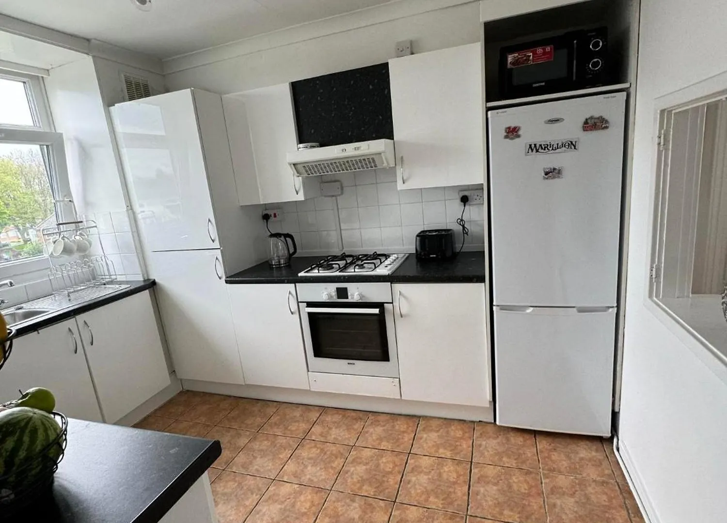 Tranquil Top-Floor Family Haven! Apartment Cardiff